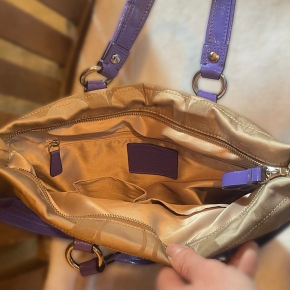 💜Certified Authentic💜 Coach Poppy Daisy Signature Tote Purple / Khaki EUC - Picture 6 of 8